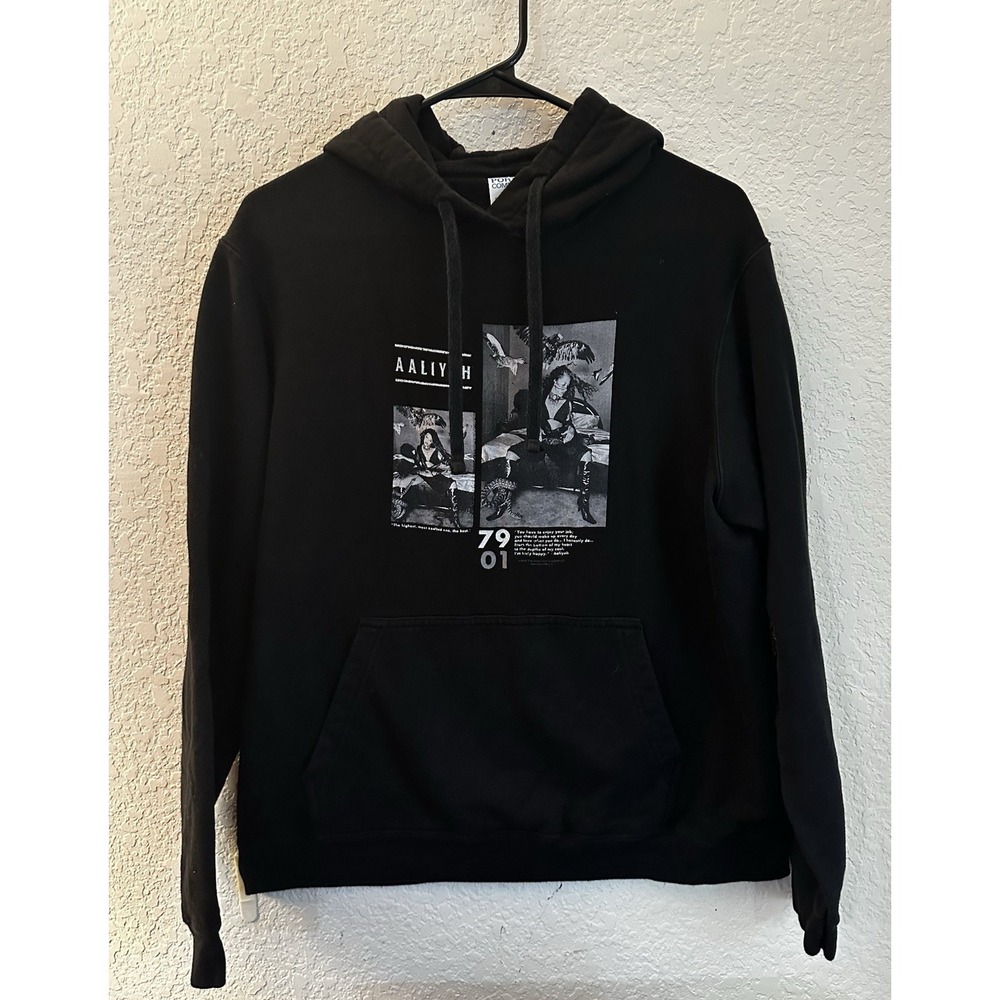 Aaliyah Hoodie Remembering Aaliyah (79-01) Size M Unisex